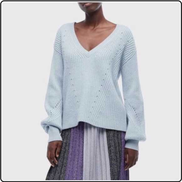 10 Crosby Derek Lam Sweaters - 10 Crosby Derek Lam Sky Blue Cashmere Wool Blend V-Neck Sweater, oversized XS